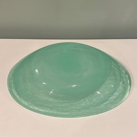 [ 2 FOR $40 ] LARGE BLUE GLASS SWIRL SERVING BOWL - Picture 5 of 5